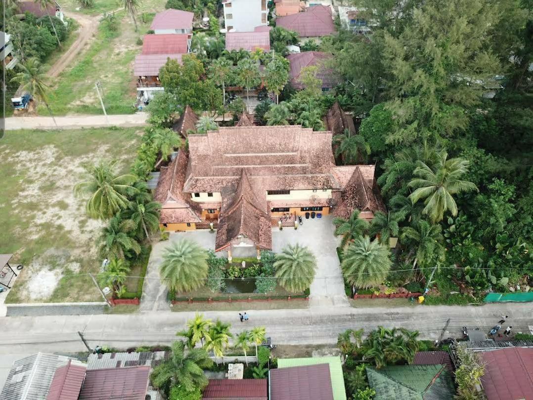 Villa Chaya Khao Lak Exterior photo