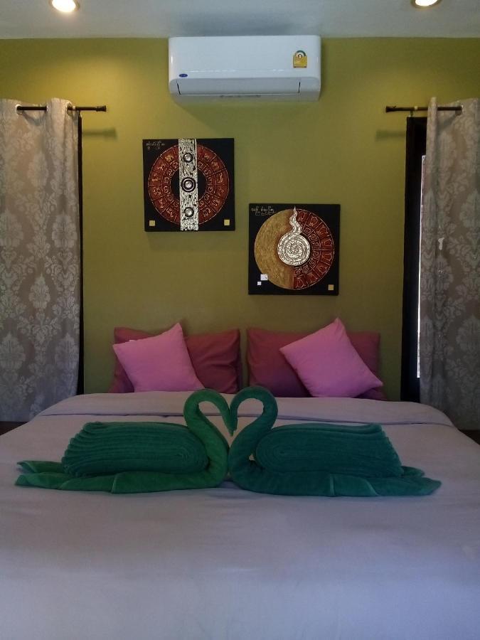 Villa Chaya Khao Lak Exterior photo