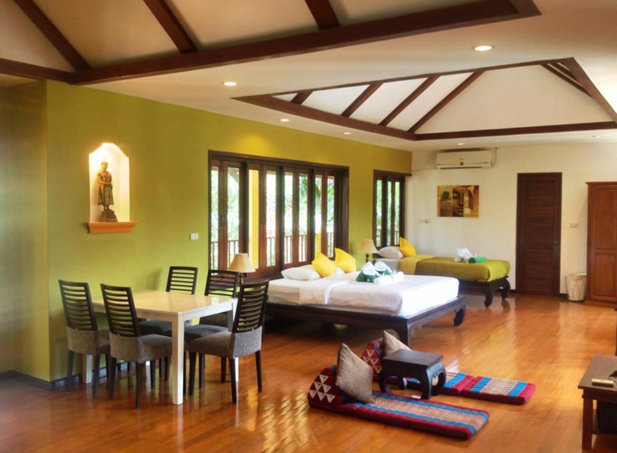 Villa Chaya Khao Lak Exterior photo
